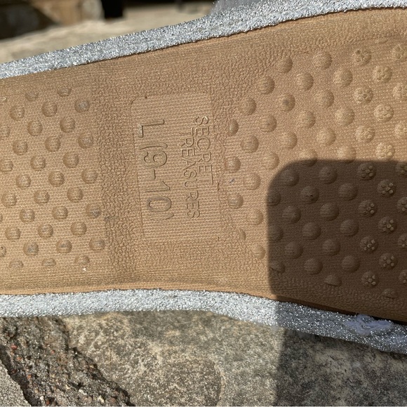 Gray Fuzzy Slippers - Picture 4 of 4